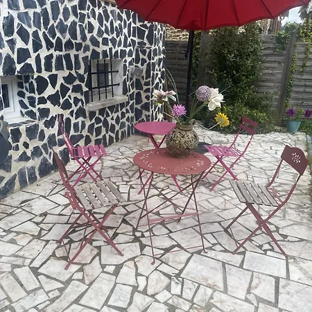 Проживание в семье Le Cosy Poupy