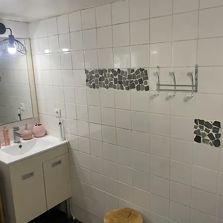 Проживание в семье Le Cosy Poupy *