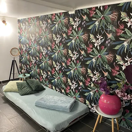Проживание в семье Le Cosy Poupy *